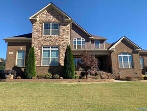 Building Photo - 123 Forest Ridge Dr