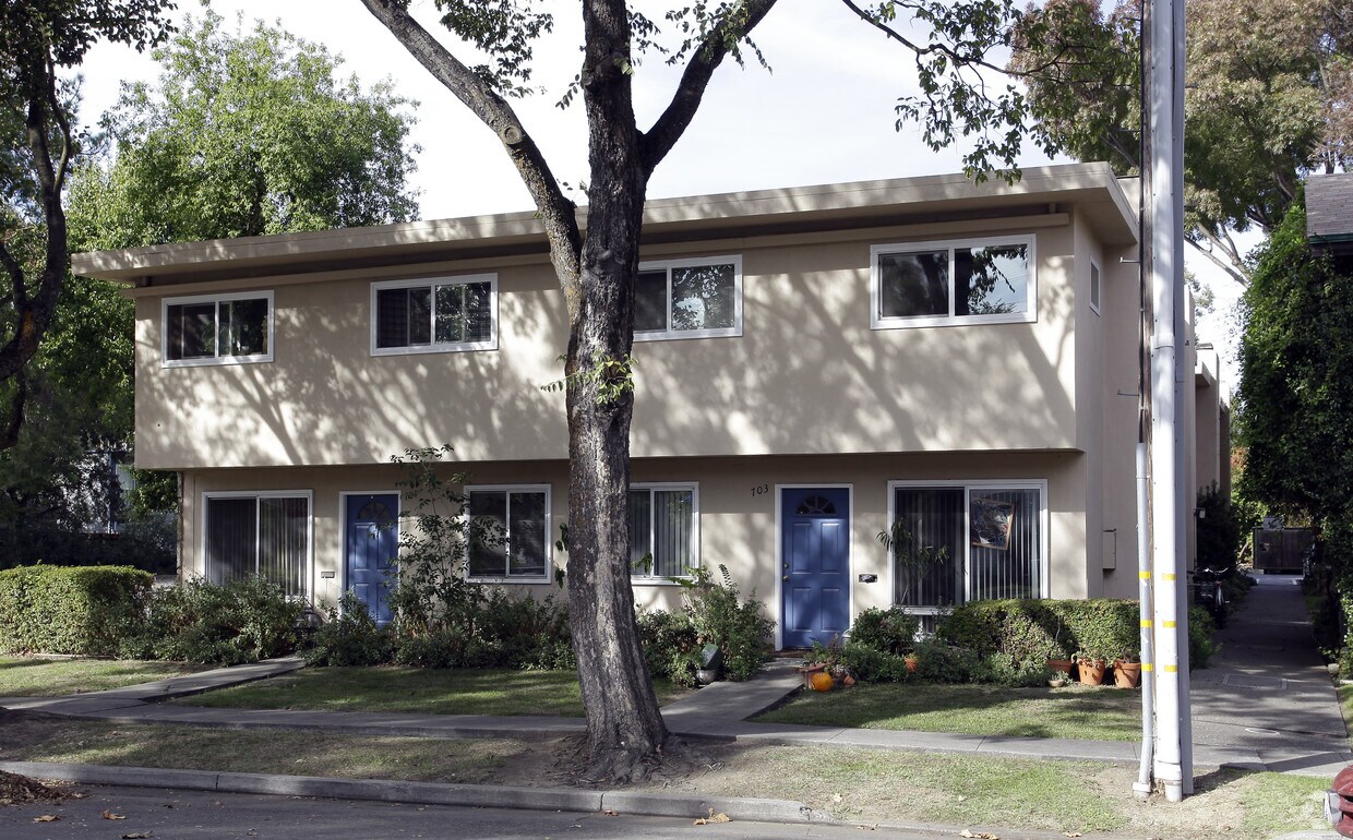 Primary Photo - 701-716 F St