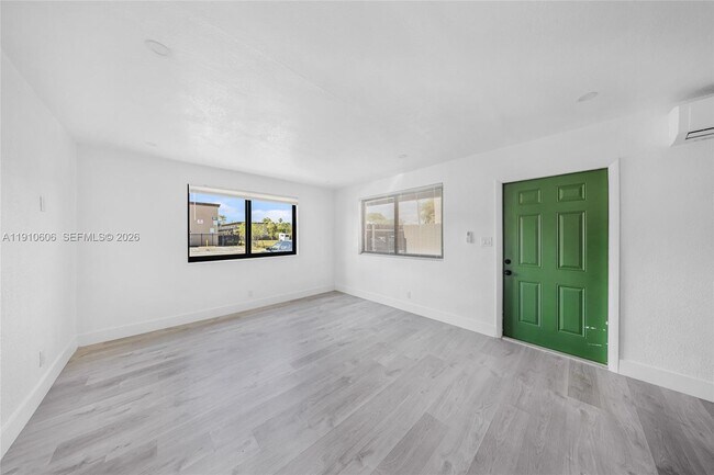 Foto del edificio - 920 NW 8th Ave