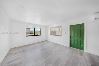 Building Photo - 920 NW 8th Ave