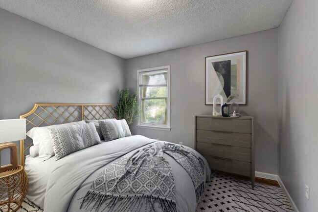 Foto del edificio - Affordable Newly Renovated Apartments in Decatur