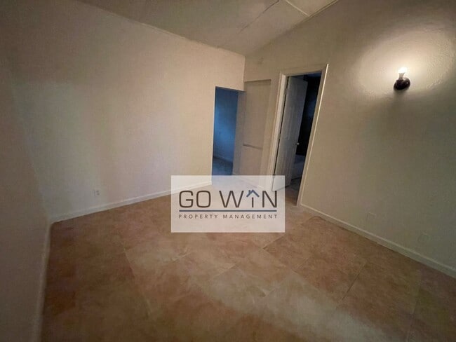 Foto del edificio - 608 N Drew St E