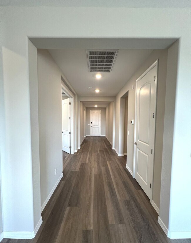 Foto del edificio - Brand New Home in Pronghorn Ranch