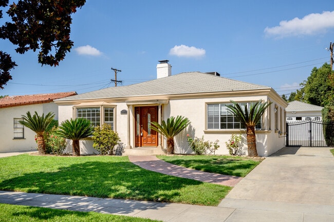 Building Photo - 905 Graynold Ave