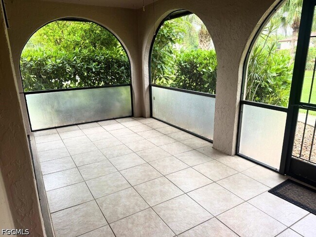 Foto del edificio - 27810 Hacienda E Blvd