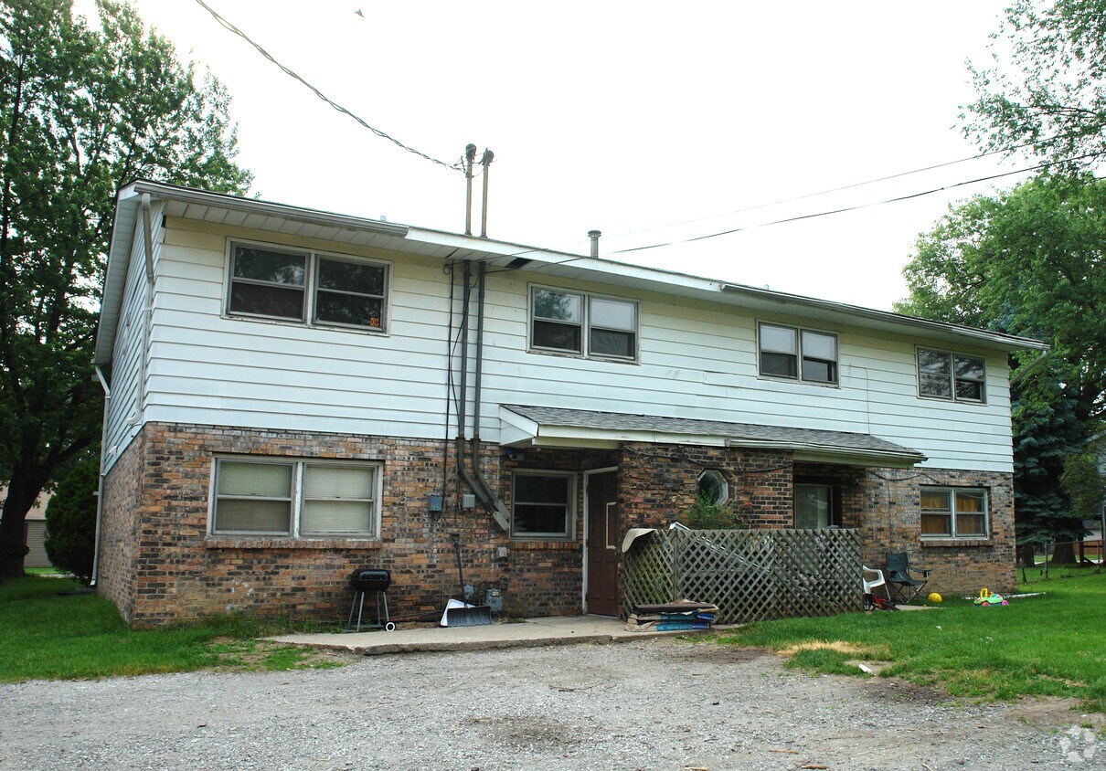 Building Photo - 2464 County Line Rd