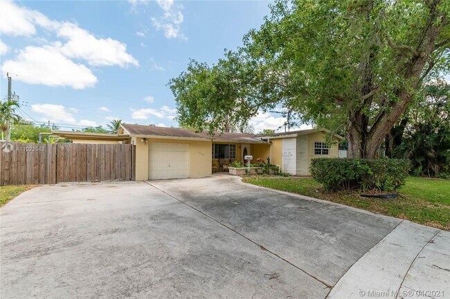 Building Photo - 5190 SW 90th Terrace