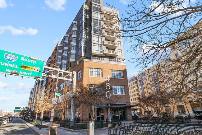 Building Photo - 460 New York Ave NW
