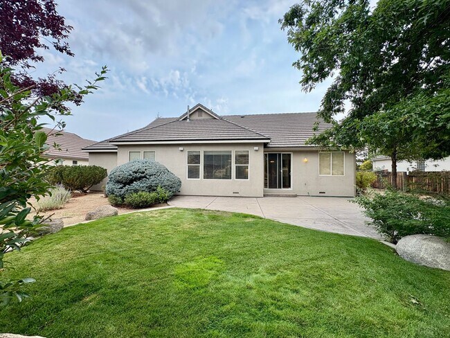 Building Photo - Beautiful Home in ArrowCreek!
