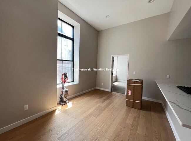 Building Photo - 1661-1663 Washington St. Unit 306