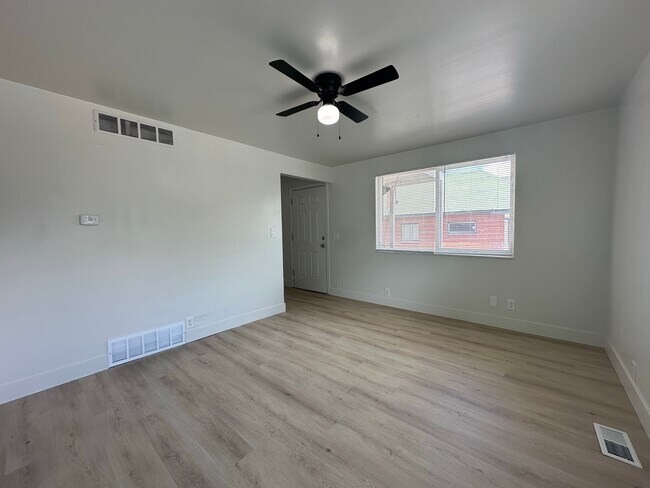 Foto del edificio - 1340 S 200 E