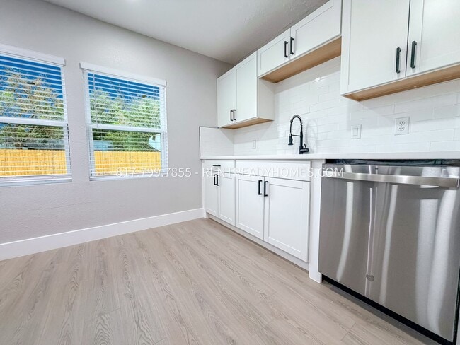 Building Photo - 6159 Westover St