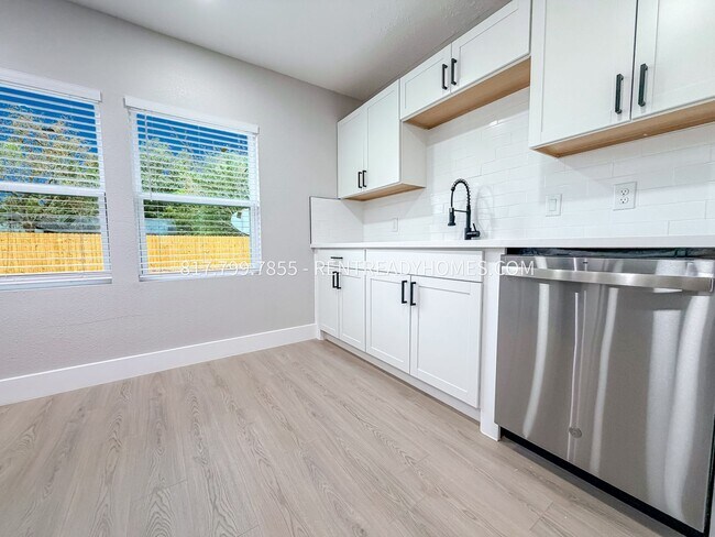 Foto del edificio - 6159 Westover St