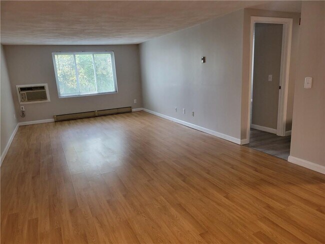 Building Photo - 200 Woodlawn Ave