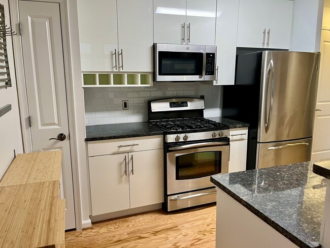 Foto del edificio - 1390 Kenyon St NW