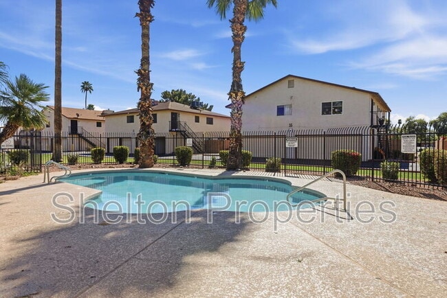 Building Photo - 860 E Brown Rd