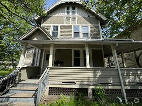 Building Photo - 62 Grand St