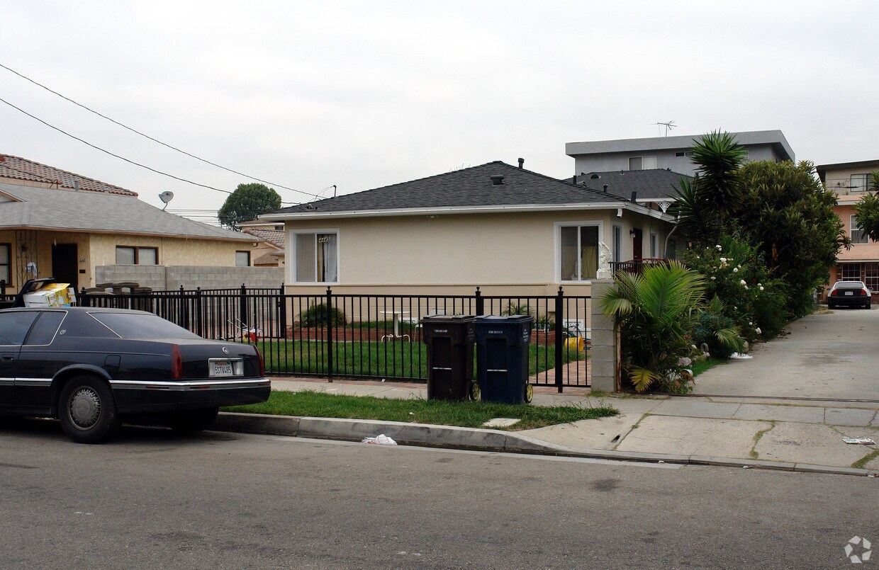Building Photo - 4445 W 137th St