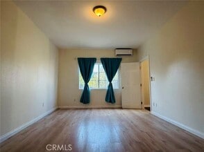 Building Photo - 1139 E Elma St