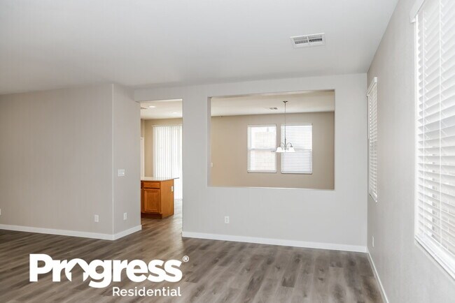 Building Photo - 229 Lantana Breeze Dr