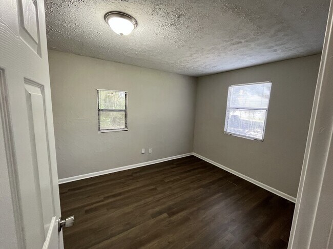 Foto del edificio - 1515 Palmdale St