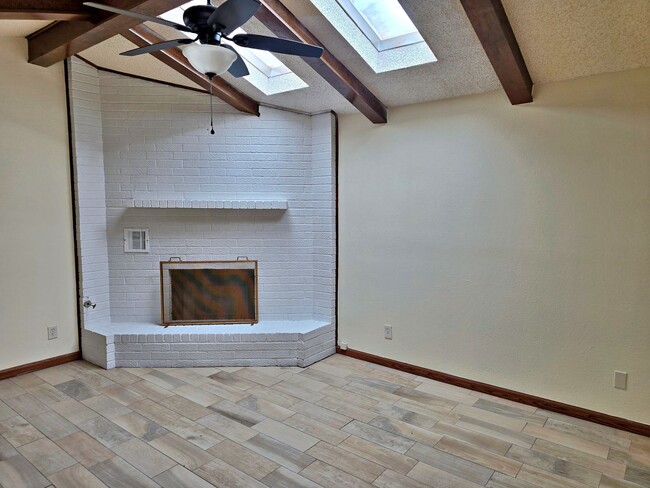 Building Photo - 3219 Mountain Ridge Dr