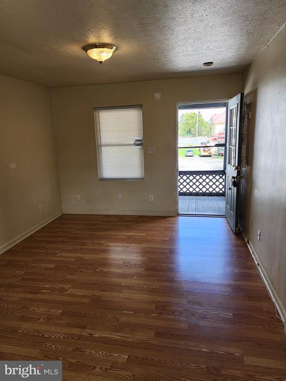 Foto principal - 270 N Washington St