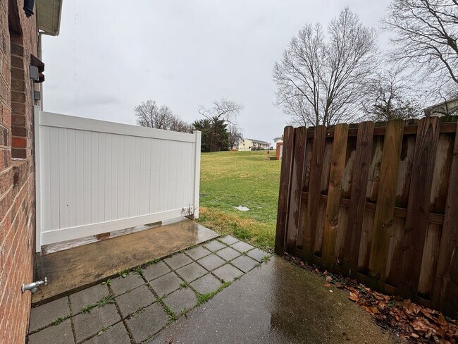 Foto del edificio - S Main