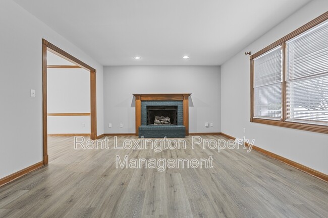 Building Photo - 3300 Houndstooth Ct