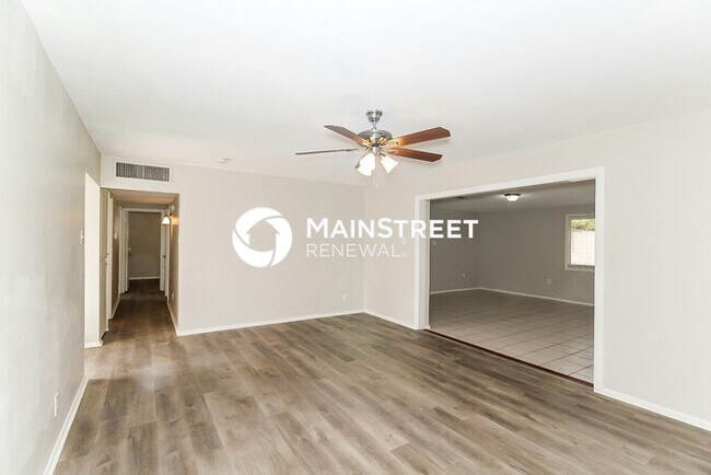 Foto del edificio - 3 Bedroom Pet-Friendly Home in Phoenix, AZ...