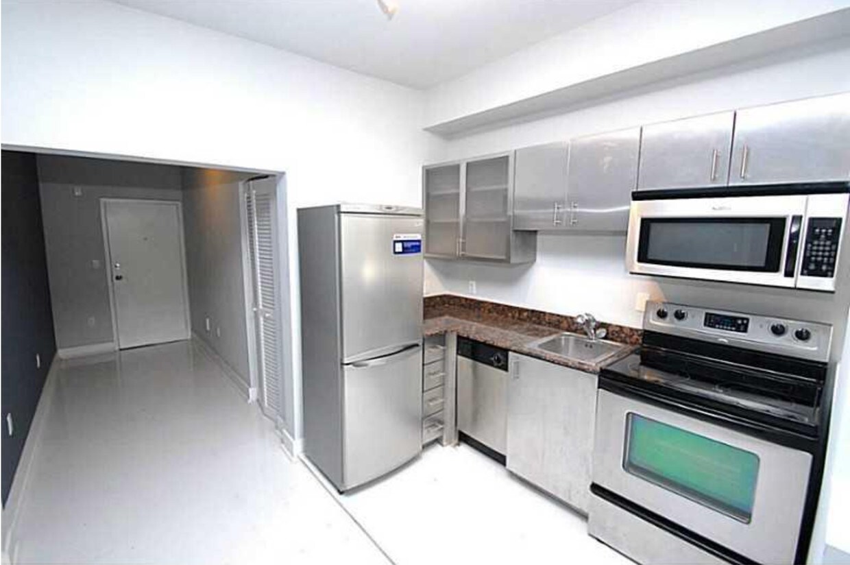 Primary Photo - 1000 Meridian Ave