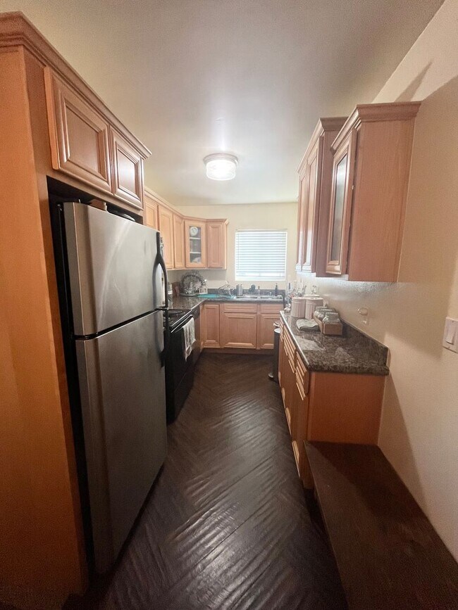 Building Photo - PERFECTLY LOCATED 1BD/1BA CONDO IN PACIFIC...