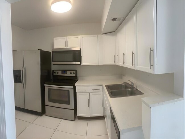Foto del edificio - 3600 NW 21st St