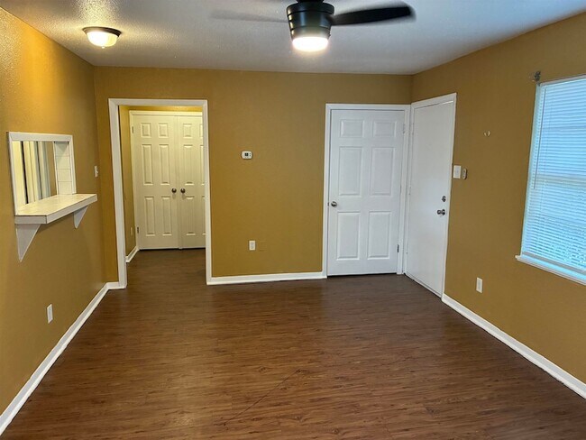 Foto del edificio - 1112 Northwood Dr