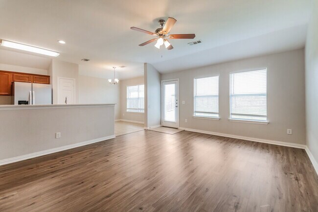 Foto del edificio - 713 Cedar Cove Dr