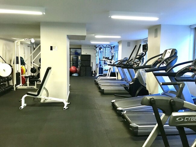 Foto del edificio - 66 W 38th St