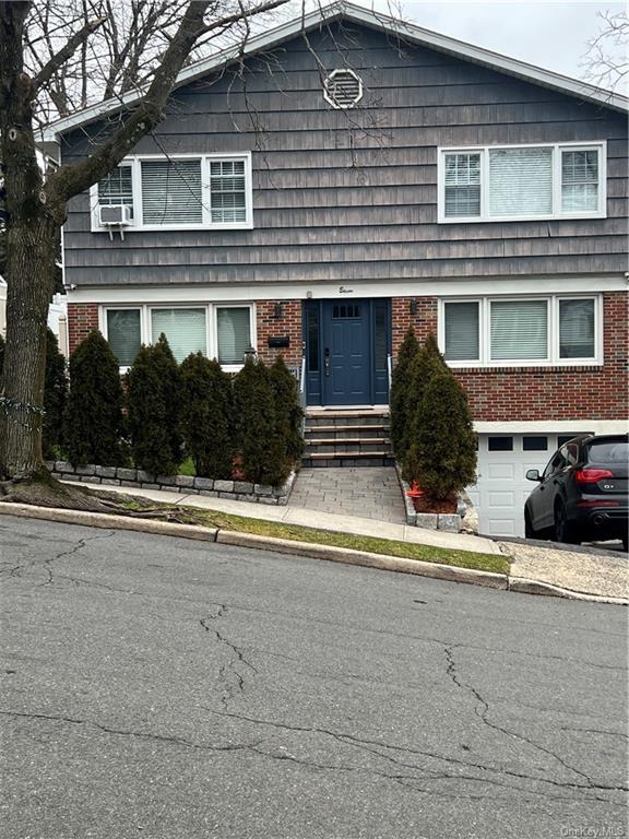 Primary Photo - 11 Drake St