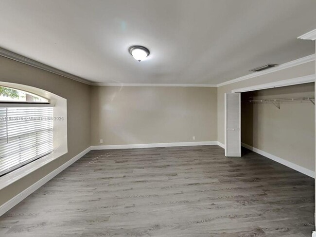 Foto del edificio - 512 NW 38th Terrace