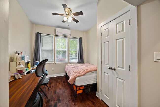 Foto del edificio - 4633 Walnut St