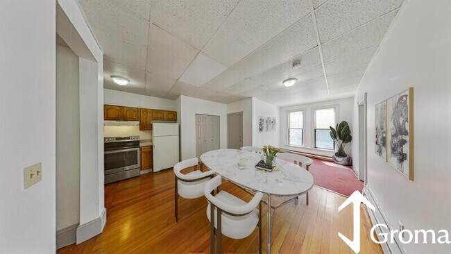 Building Photo - 1540 Tremont St
