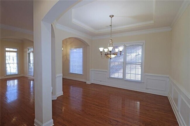 Building Photo - 1183 Dunwoody Village Dr