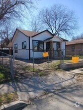 Building Photo - 414 W Theo Ave