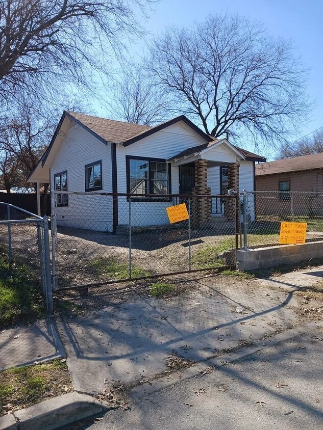 Primary Photo - 414-W-Theo-Ave