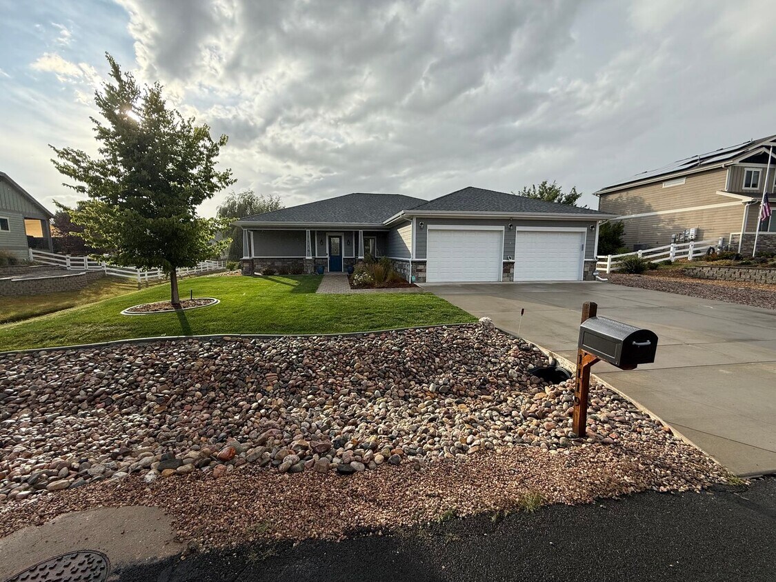 Primary Photo - Welcome to your new home in the heart of S...