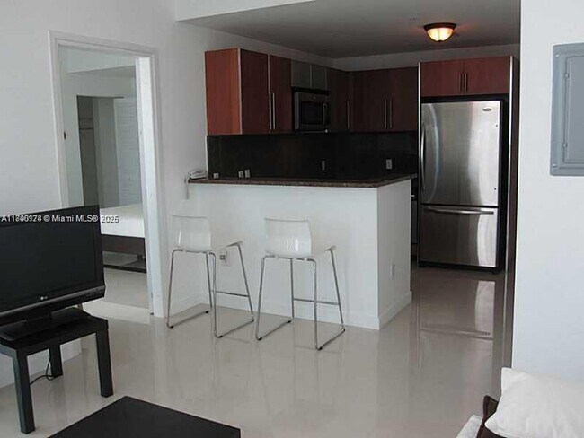 Foto del edificio - 300 S Biscayne Blvd