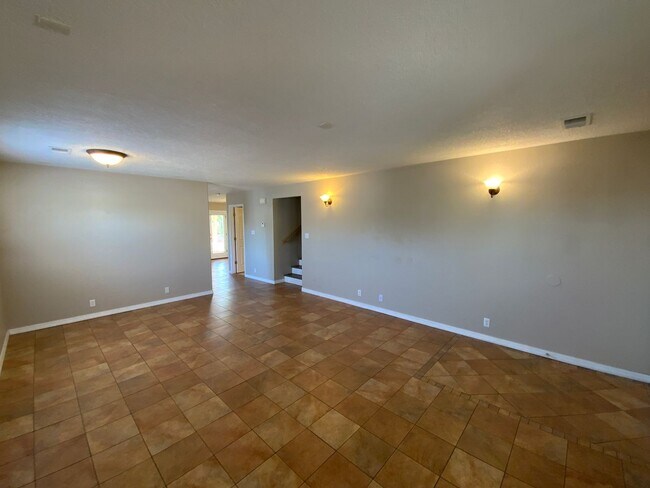 Foto del edificio - 4 Bedroom Home Available Near Golf Course ...