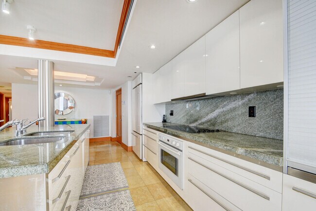 Building Photo - 3400 S Ocean Blvd