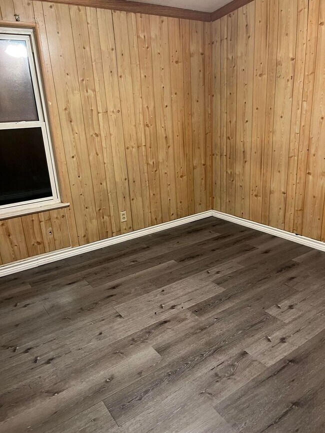 Foto del edificio - 3 Bed 1 bath RENTAL in Denison for $1,345