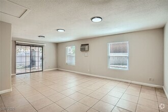 Building Photo - 7705 Wolf Creek Rd