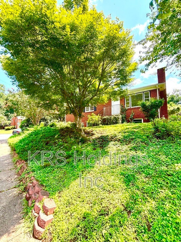 Foto del edificio - 1245 Holmes Ave